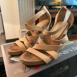 Jessica Simpson wedge